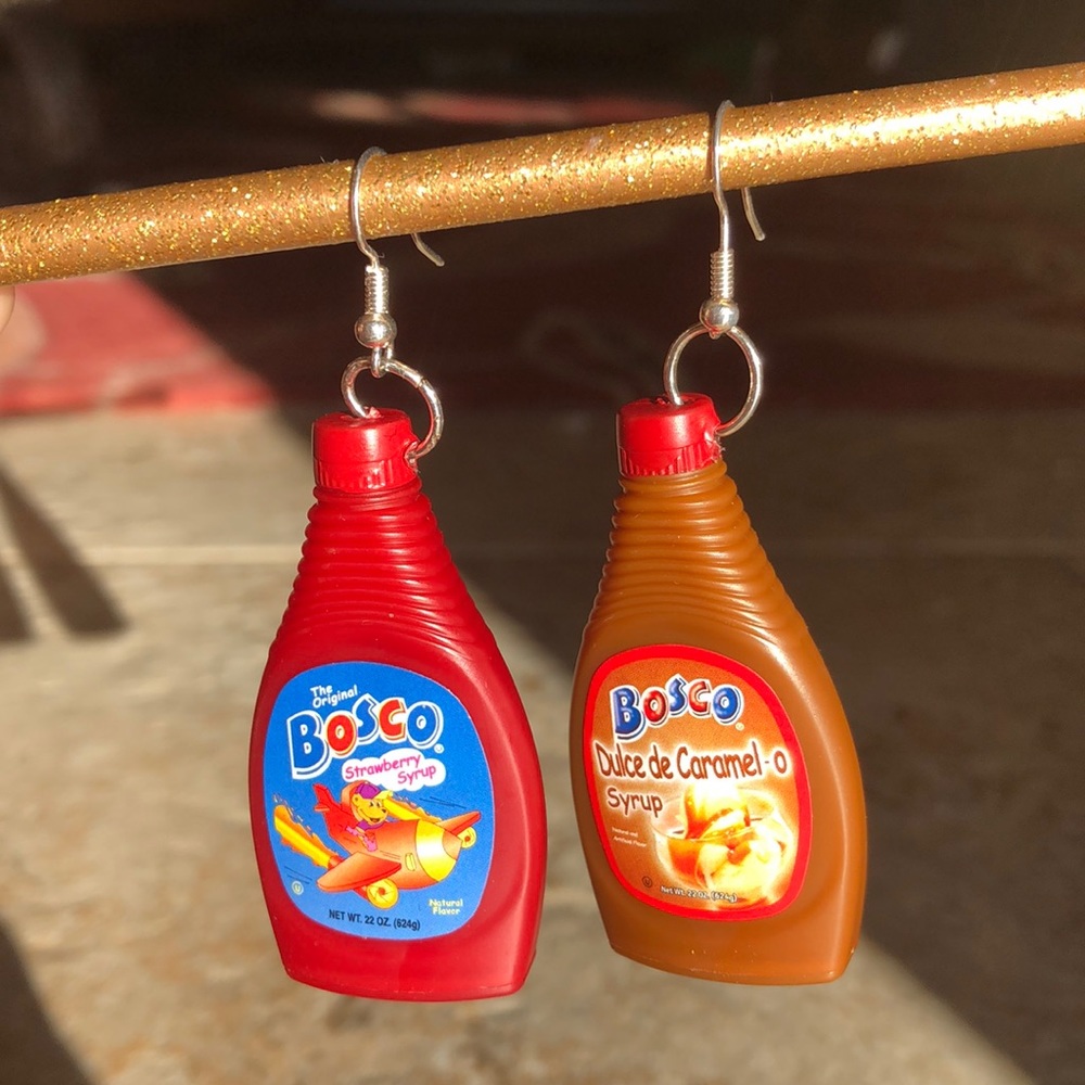 Mini brand earrings 🙌🏼